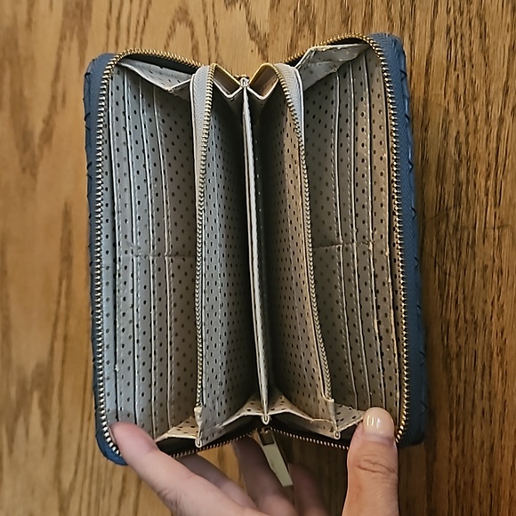 Deux Lux Zip Around Denim Navy Blue Vegan Leather Woven Wallet - Picture 5 of 12